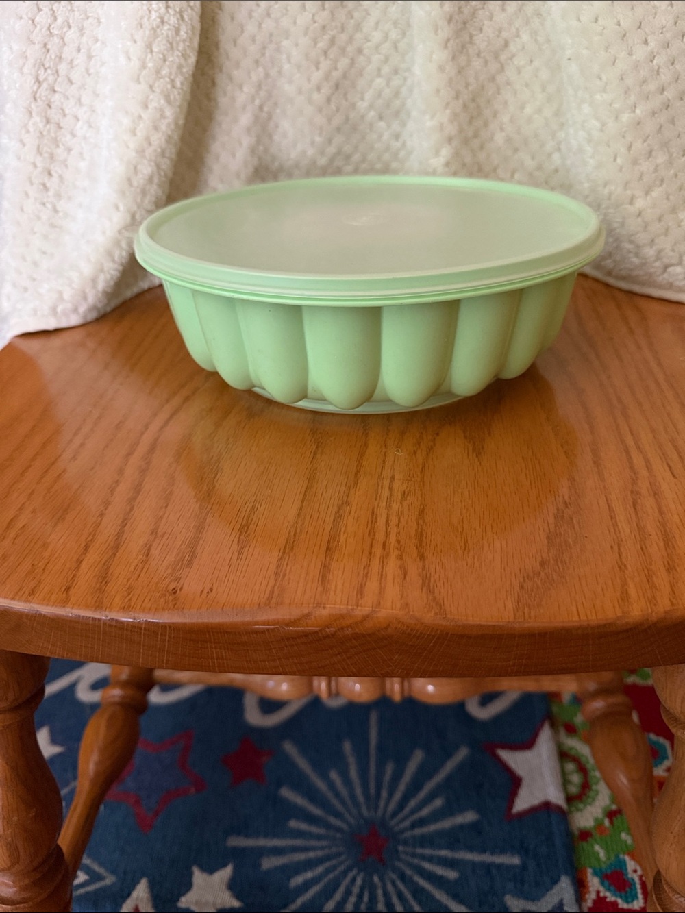 Tupperware Light Green Plastic Jello Mold Bowl with Lid